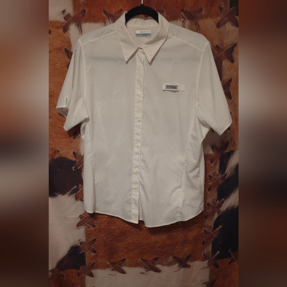 Columbia Women's White Button Down Shirt